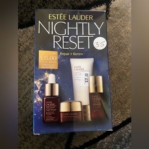 ESTEE LAUDER
NIGHTLY RESET